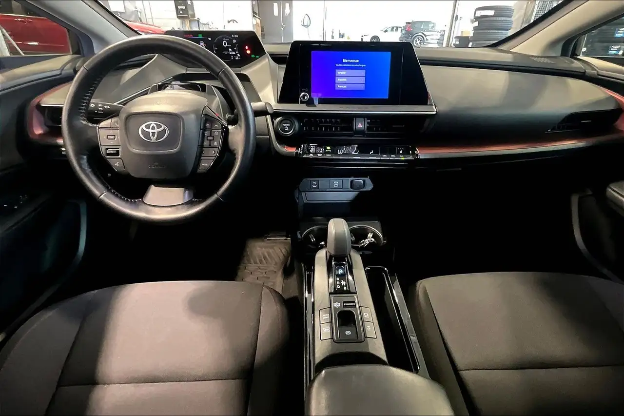 Toyota Prius Prime снимка Toyota Prius Prime