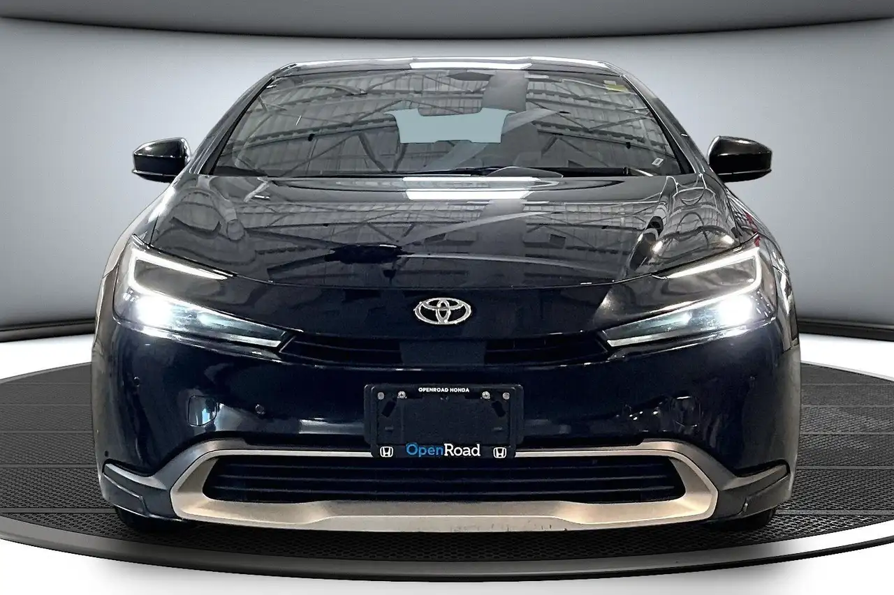 Toyota Prius Prime снимка Toyota Prius Prime