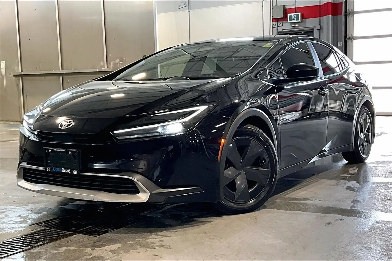 Toyota Prius Prime снимка Toyota Prius Prime