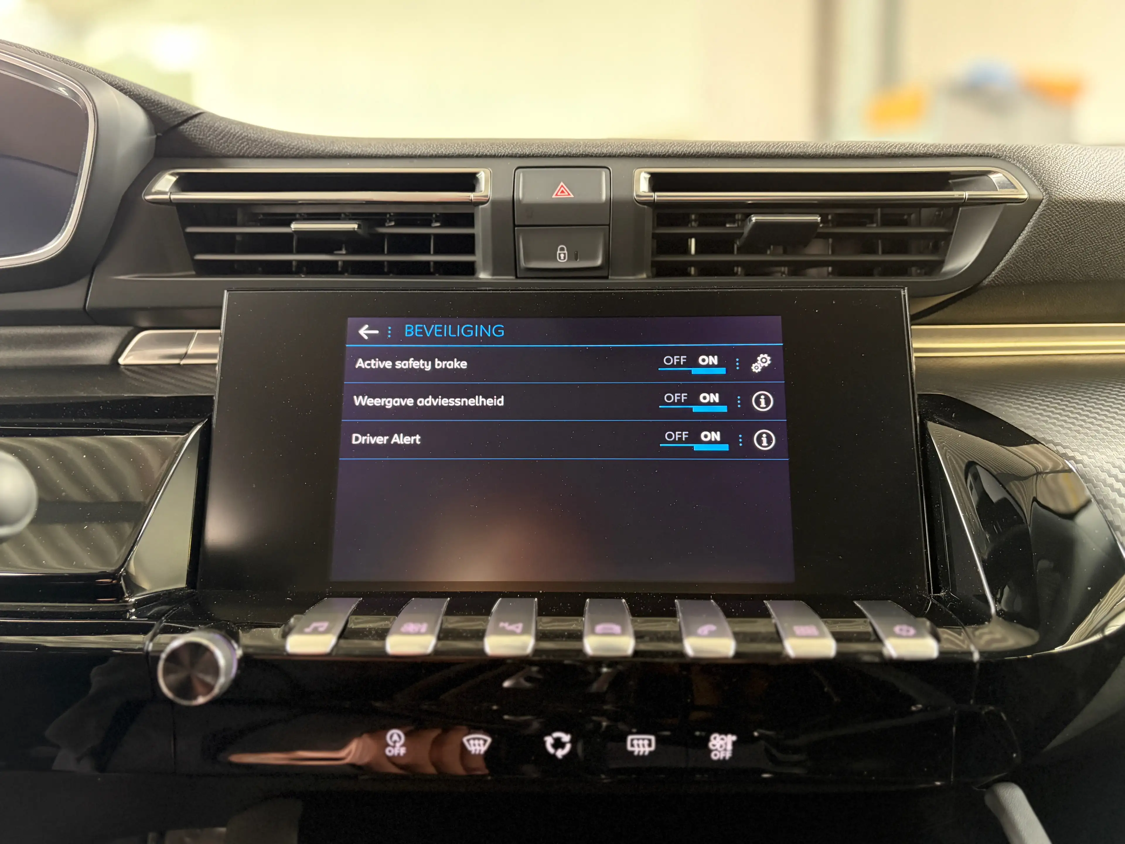 Peugeot 508 SW Active Pack S — photo 13