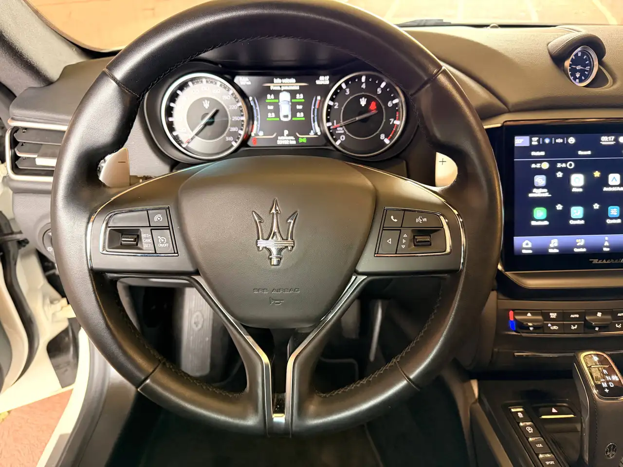 Maserati Ghibli 2023 — фото 11