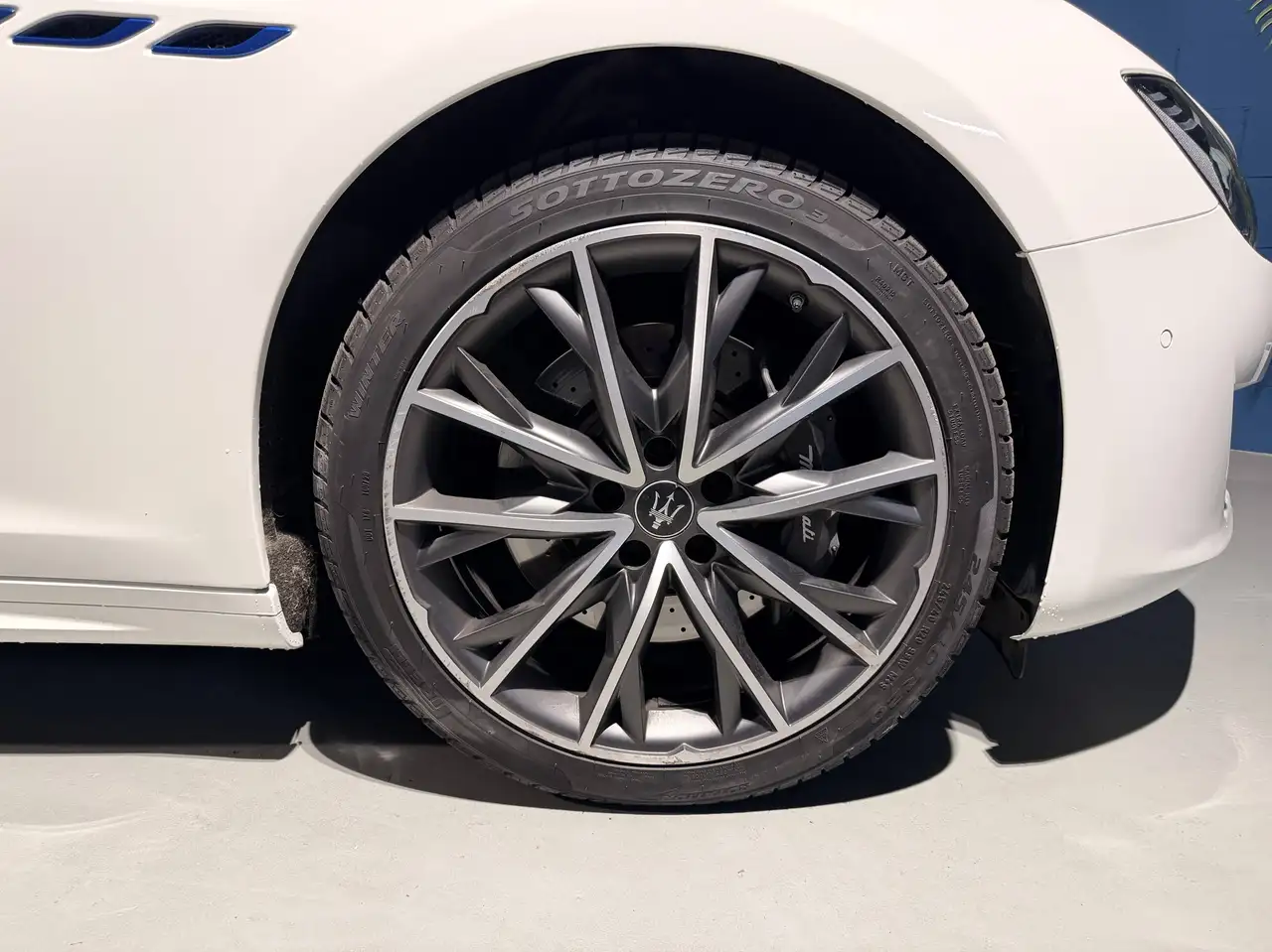 Maserati Ghibli 2023 — фото 7
