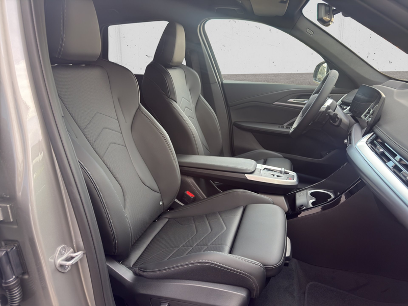 BMW X1 sDrive18d — photo 15