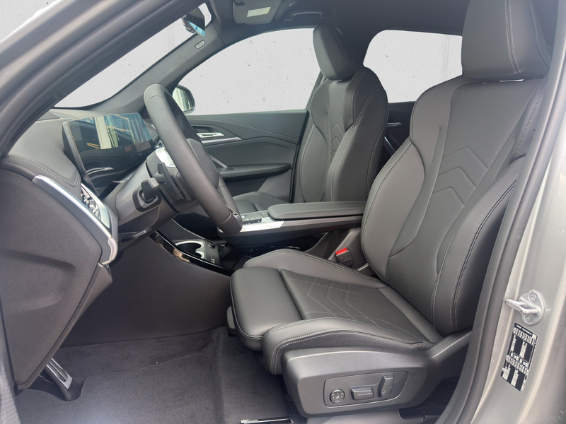 BMW X1 sDrive18d — photo 8