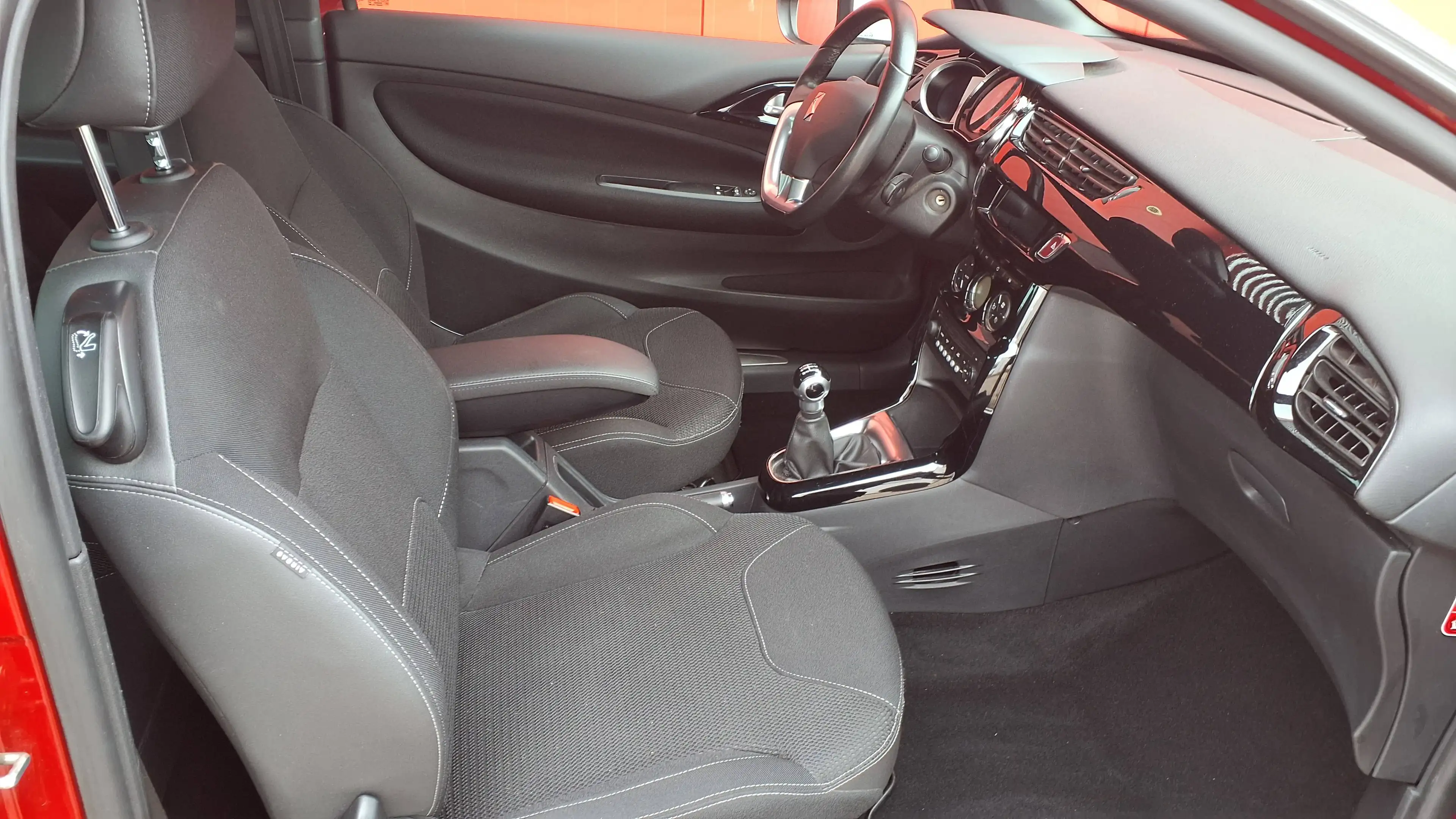 Citroen DS3 DS3 PureTech 82 SoChic — photo 8
