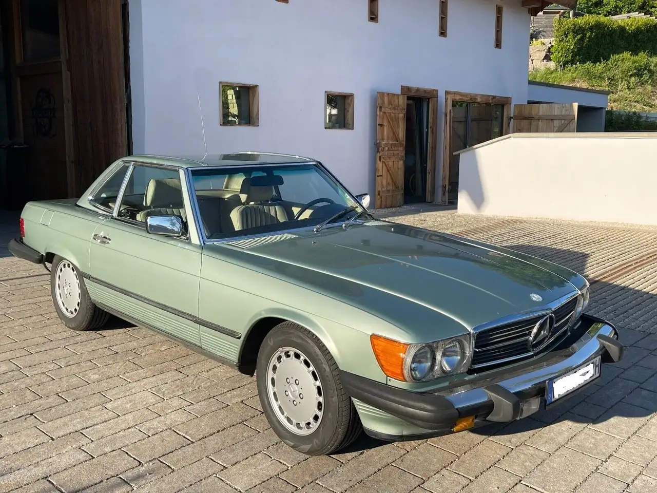 Mercedes-Benz SL 560