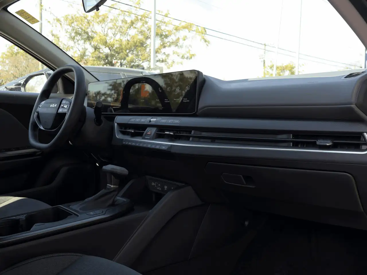 Kia K4 снимка Kia K4