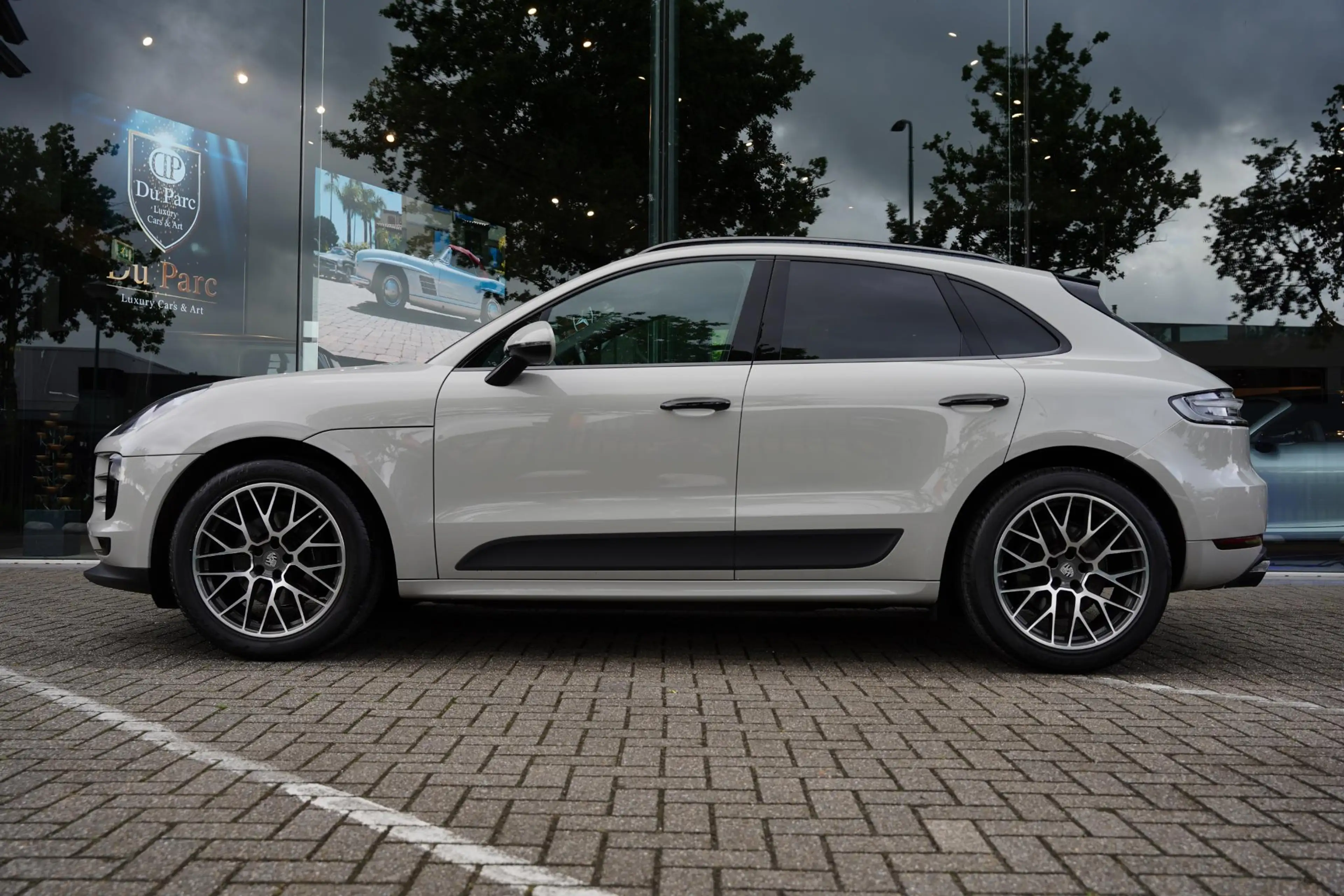 Porsche Macan 2.0 / Luchtvering / Panoramadak — photo 2