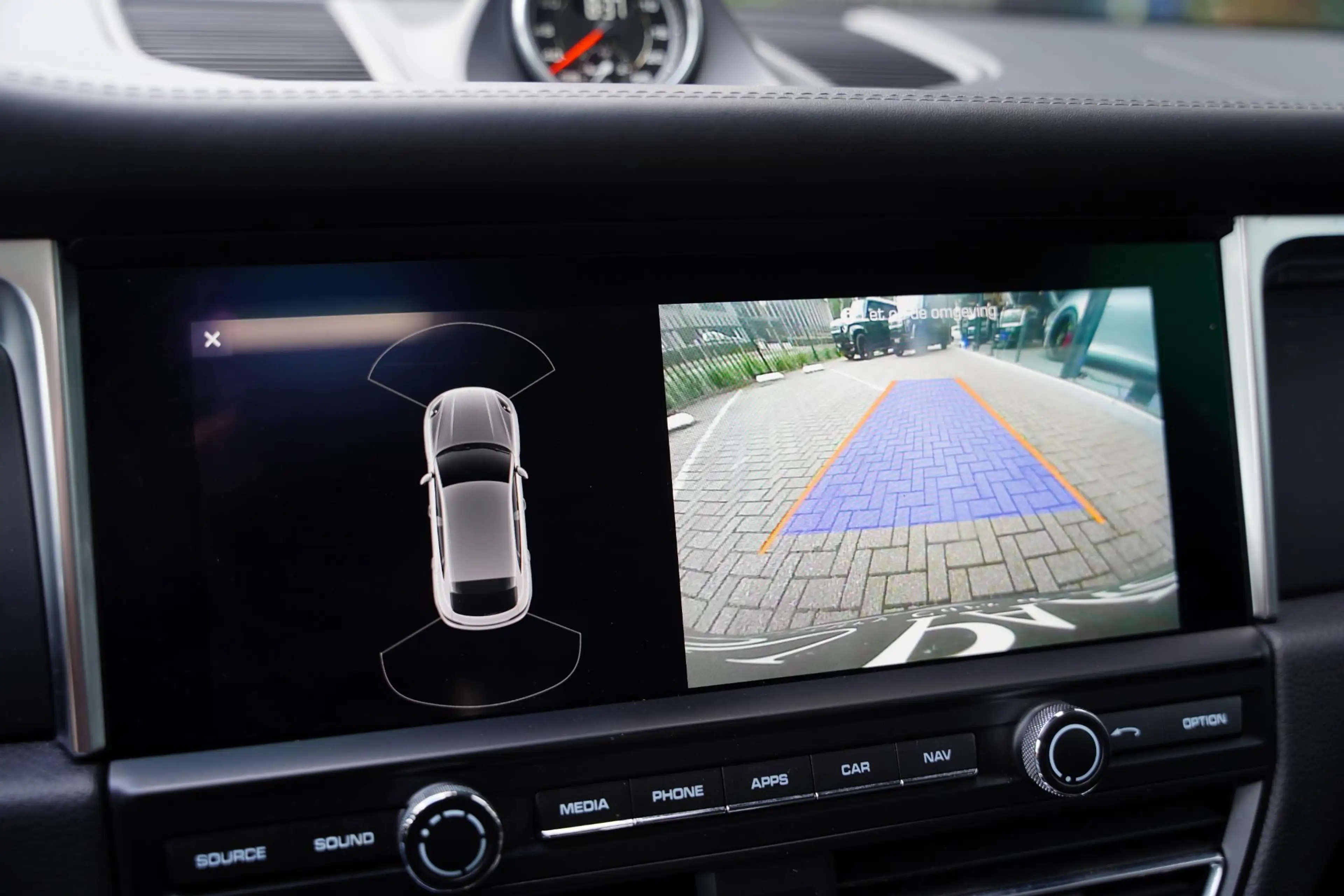 Porsche Macan 2.0 / Luchtvering / Panoramadak — photo 12