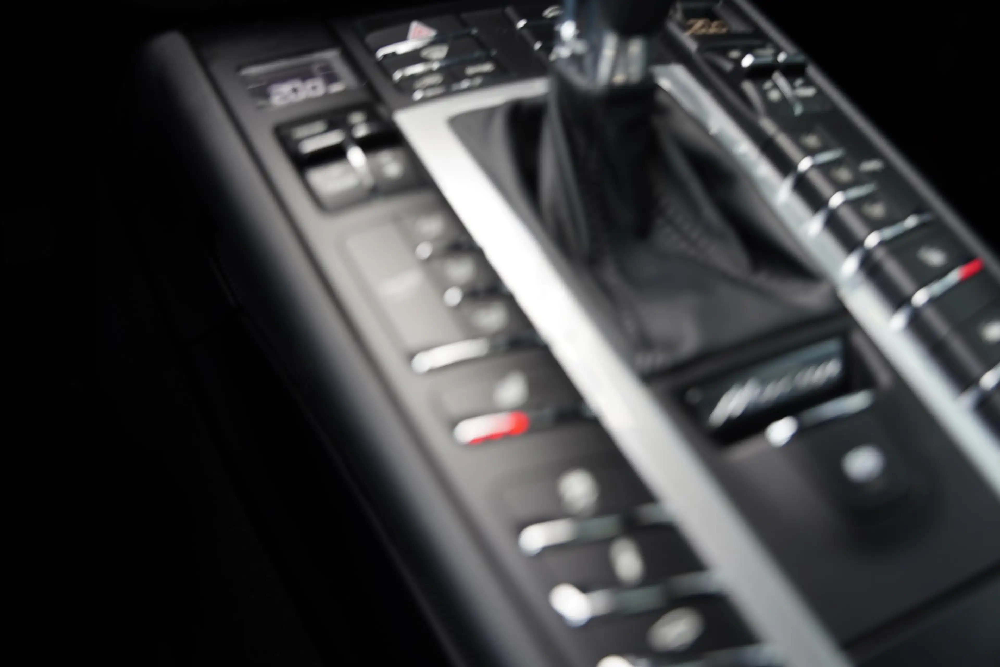 Porsche Macan 2.0 / Luchtvering / Panoramadak — photo 15