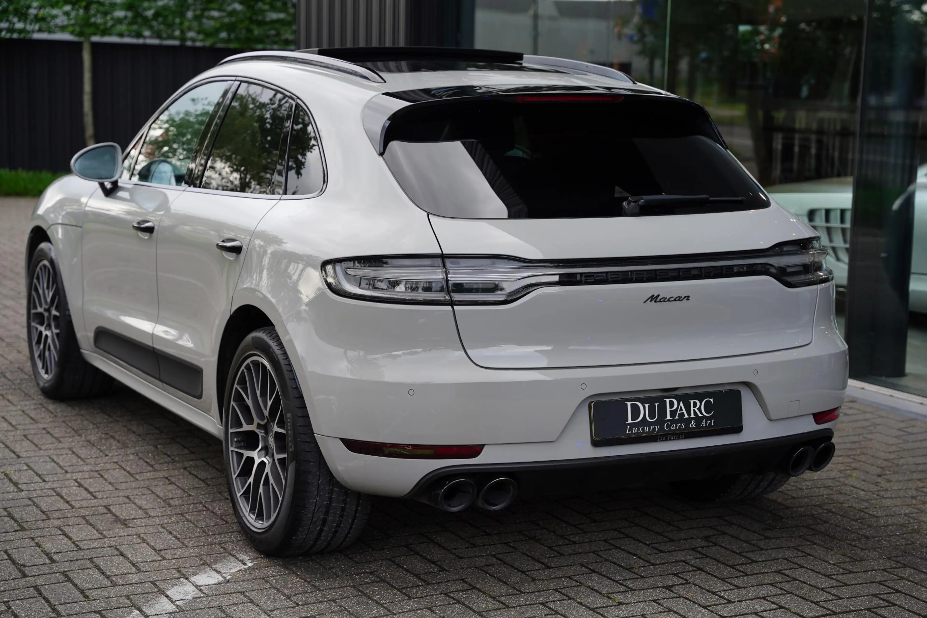 Porsche Macan 2.0 / Luchtvering / Panoramadak — photo 3