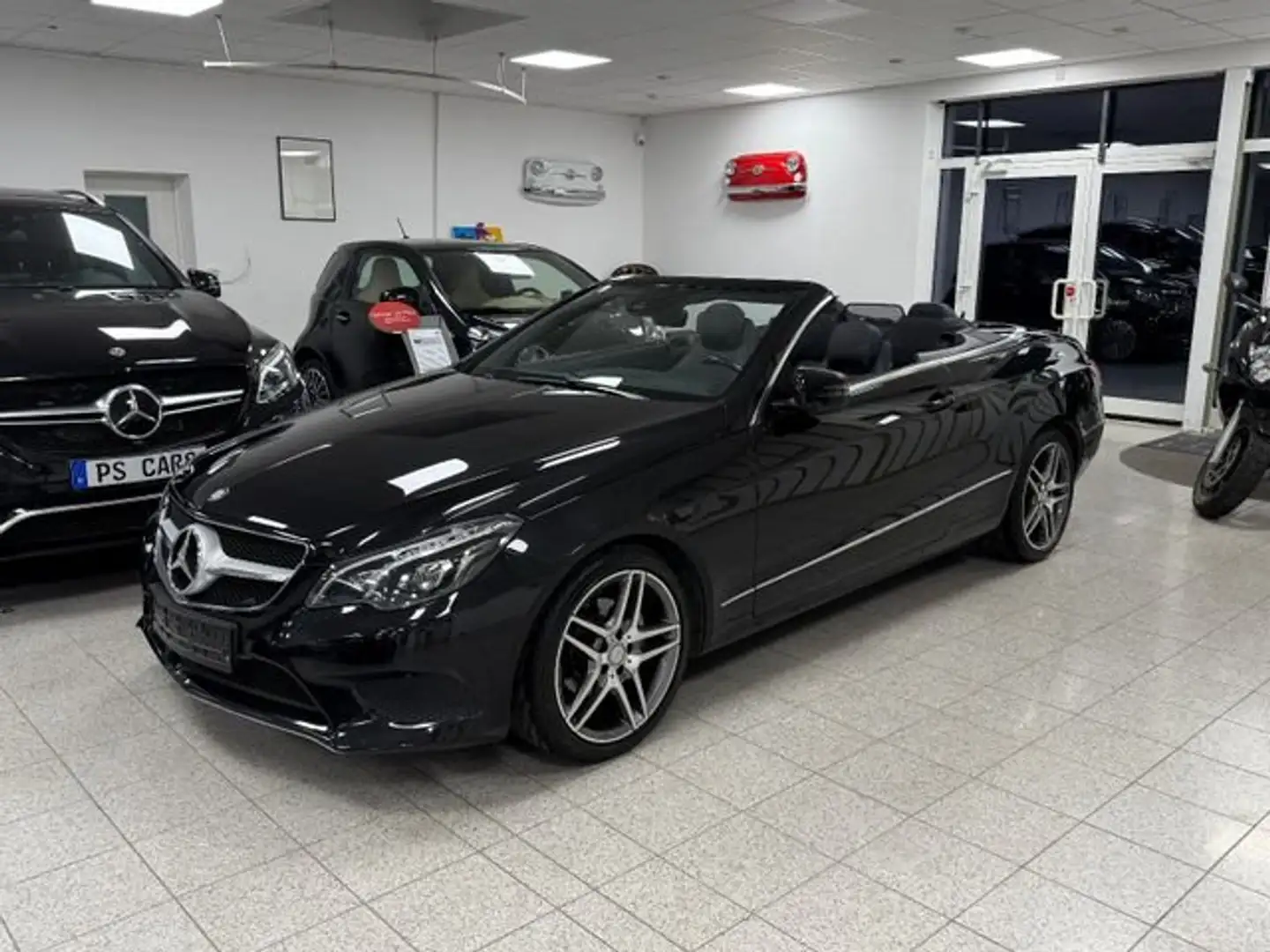 Mercedes-Benz E 200 Mercedes-Benz E200 Cabrio/Kamera/Navi/Full-Assist/ Noir - 1