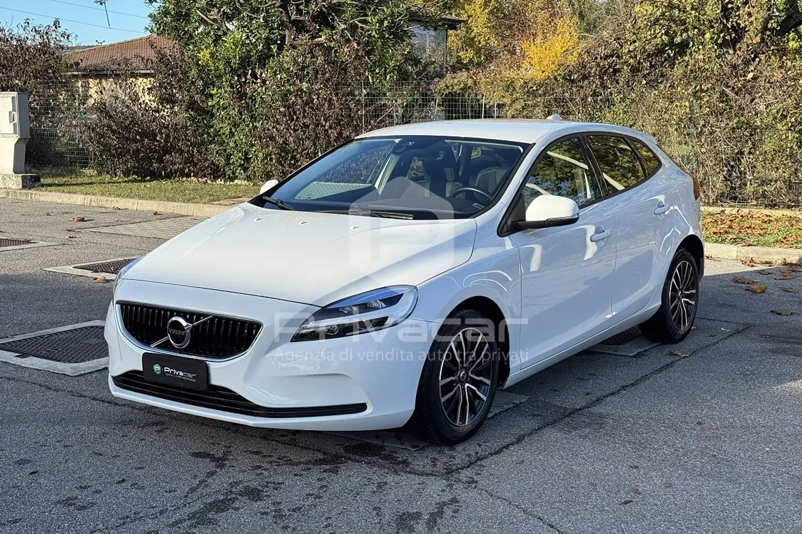 Volvo V40 V40 T2 Momentum Bianco - 1