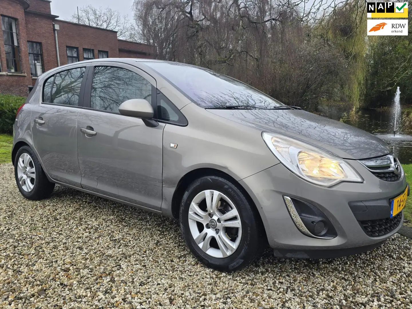 Opel Corsa 1.3 CDTi EcoFlex S/S Cosmo Braun - 1