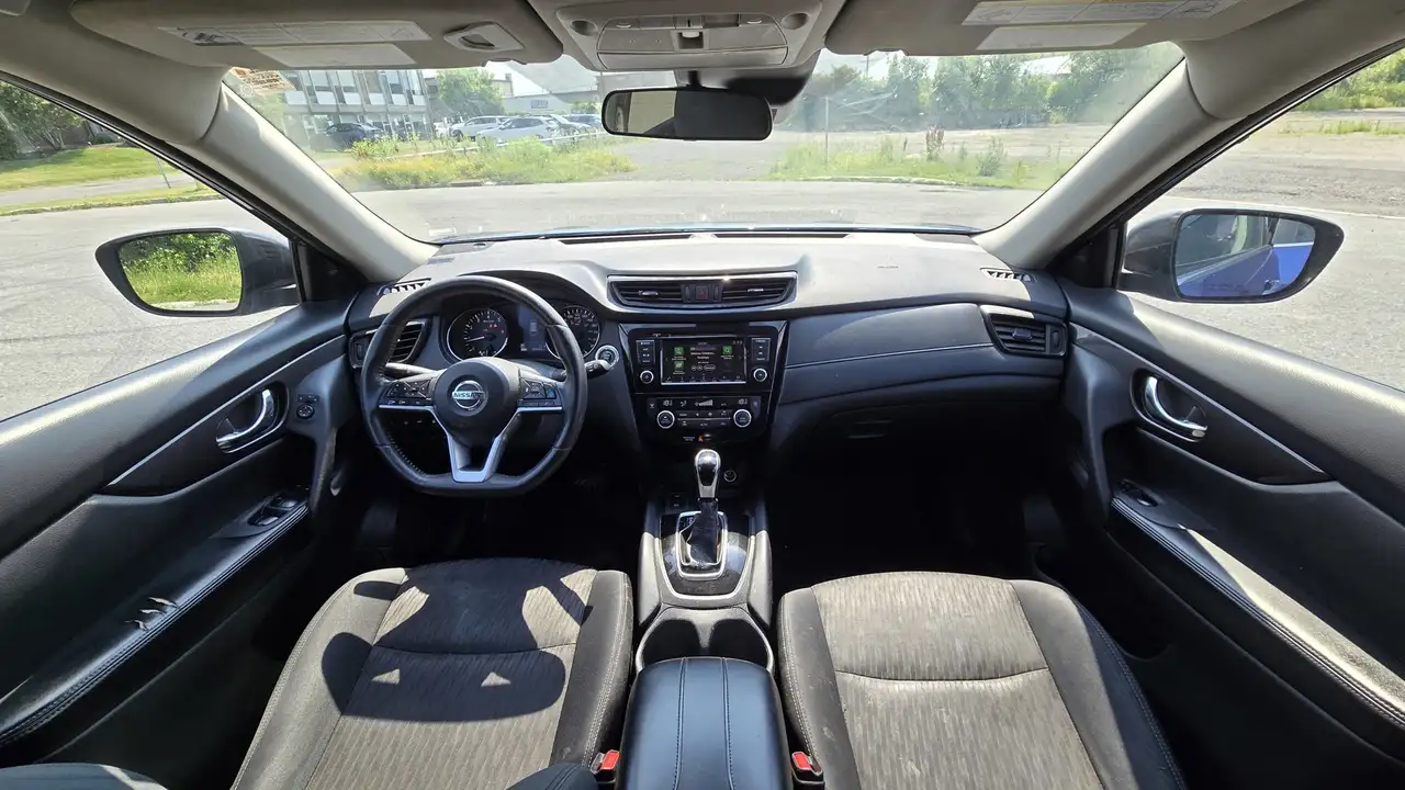 Nissan Rogue снимка Nissan Rogue