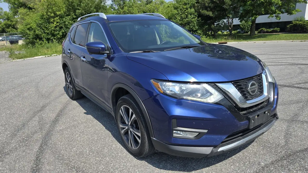 Nissan Rogue снимка Nissan Rogue