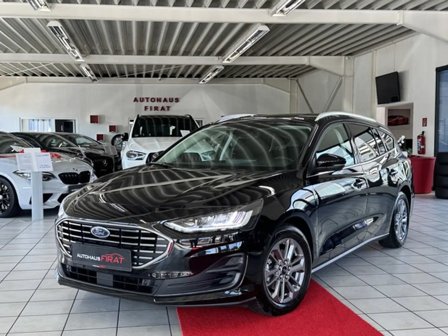 Ford Focus Turnier 1,5 TDCI Titanium°CarPlay°LED° Titanium Schwarz - 1