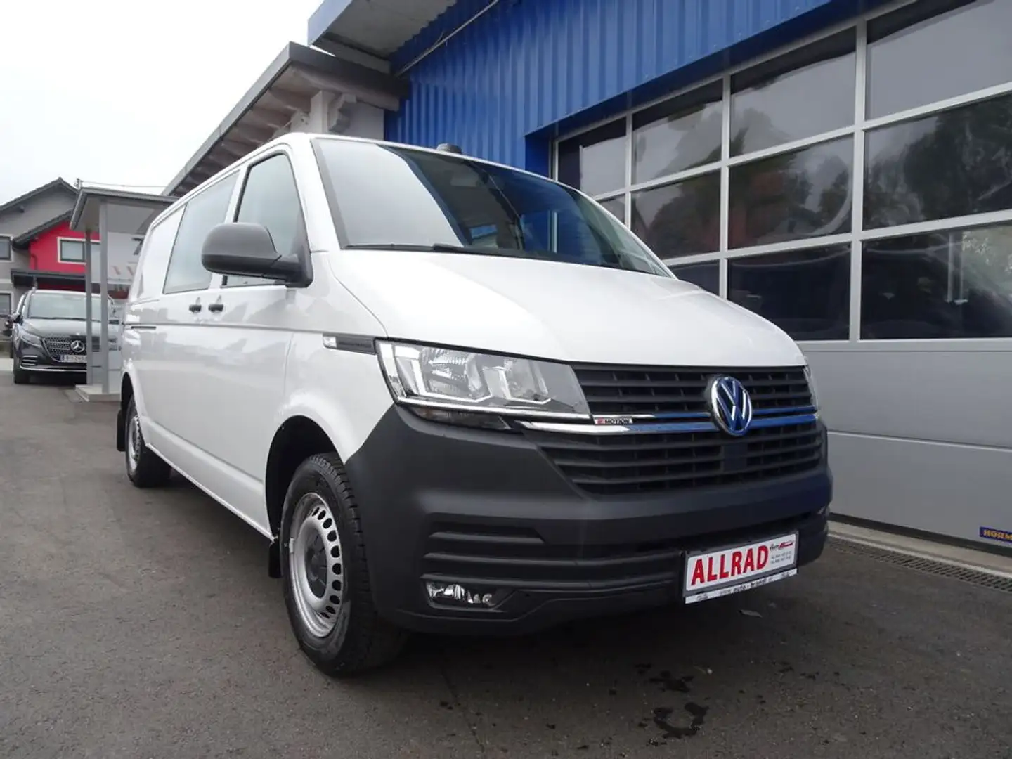 Volkswagen T6.1 Transporter T6.1 Kasten/Doka LR Trendline 4-Motion / 6-Sitze Weiß - 2