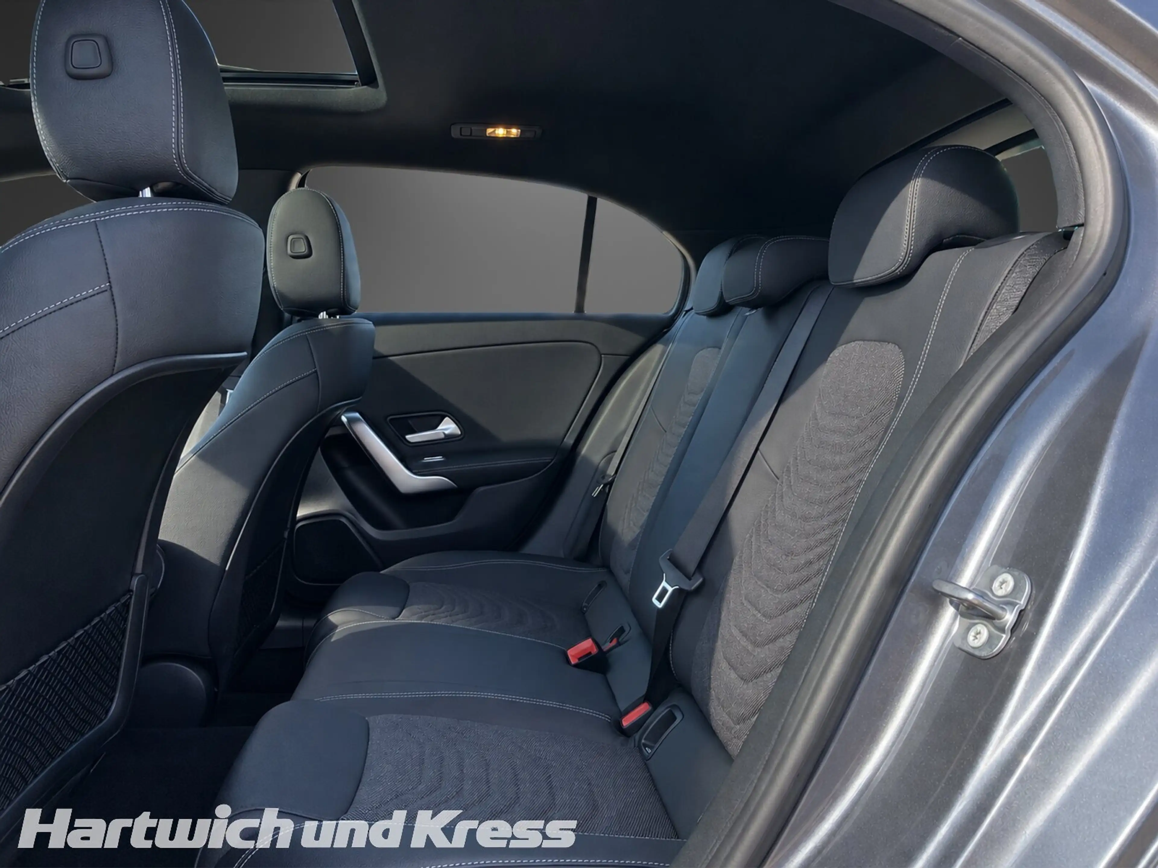 Mercedes-Benz A 200 A 200 Progressive Line Advanced+Pano+Memory+Distronic+Fahrassistenz-Paket+CarPlay+ — photo 14