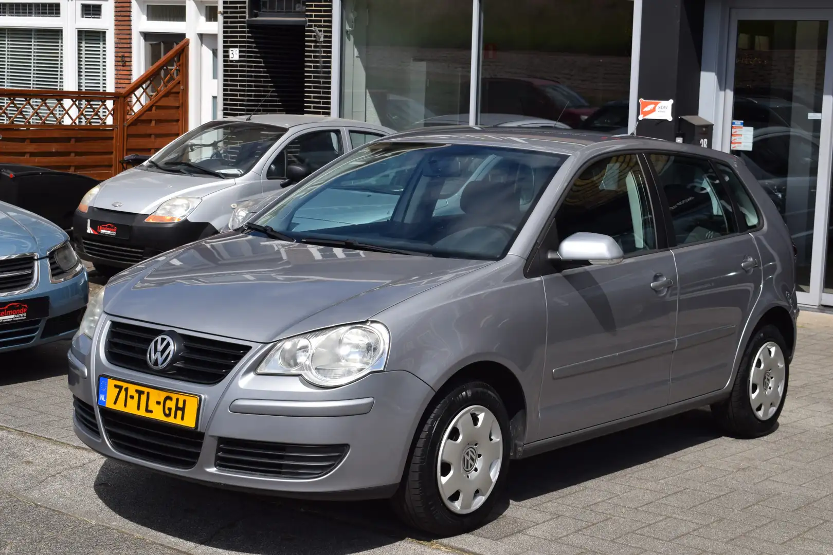 Volkswagen Polo 1.4-16V Optive Automaat NAP Cruise Airco Gris - 2