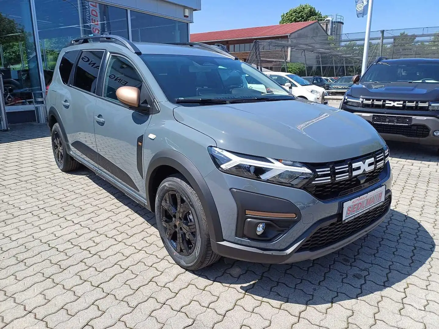 Dacia Jogger Extreme TCe 100 ECO-G 5-Sitzer  SHZ, KAMERA sof. v Grau - 2