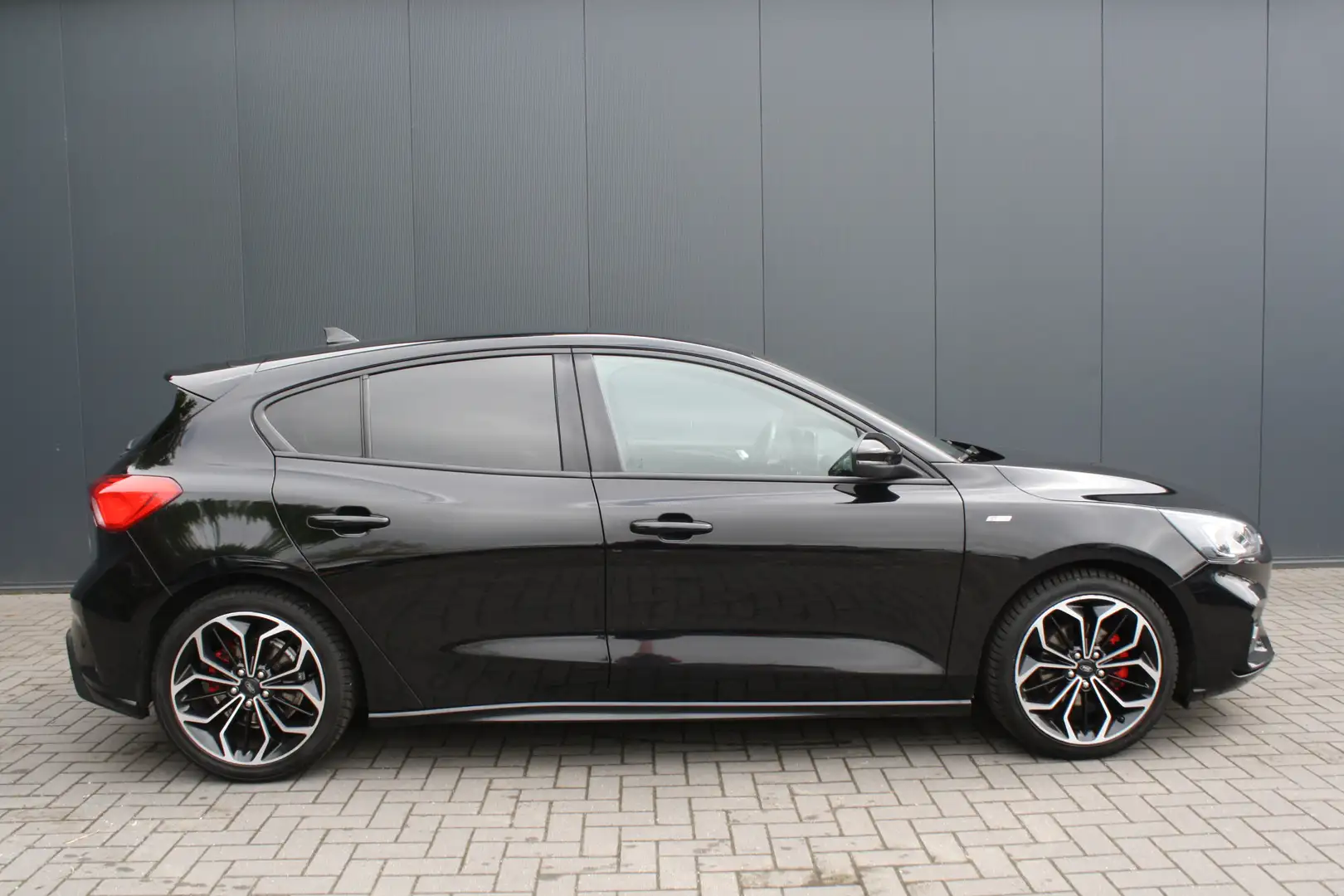 Ford Focus 1.0 EcoBoost ST Line X Business - NAVIGATIE - LED Schwarz - 2