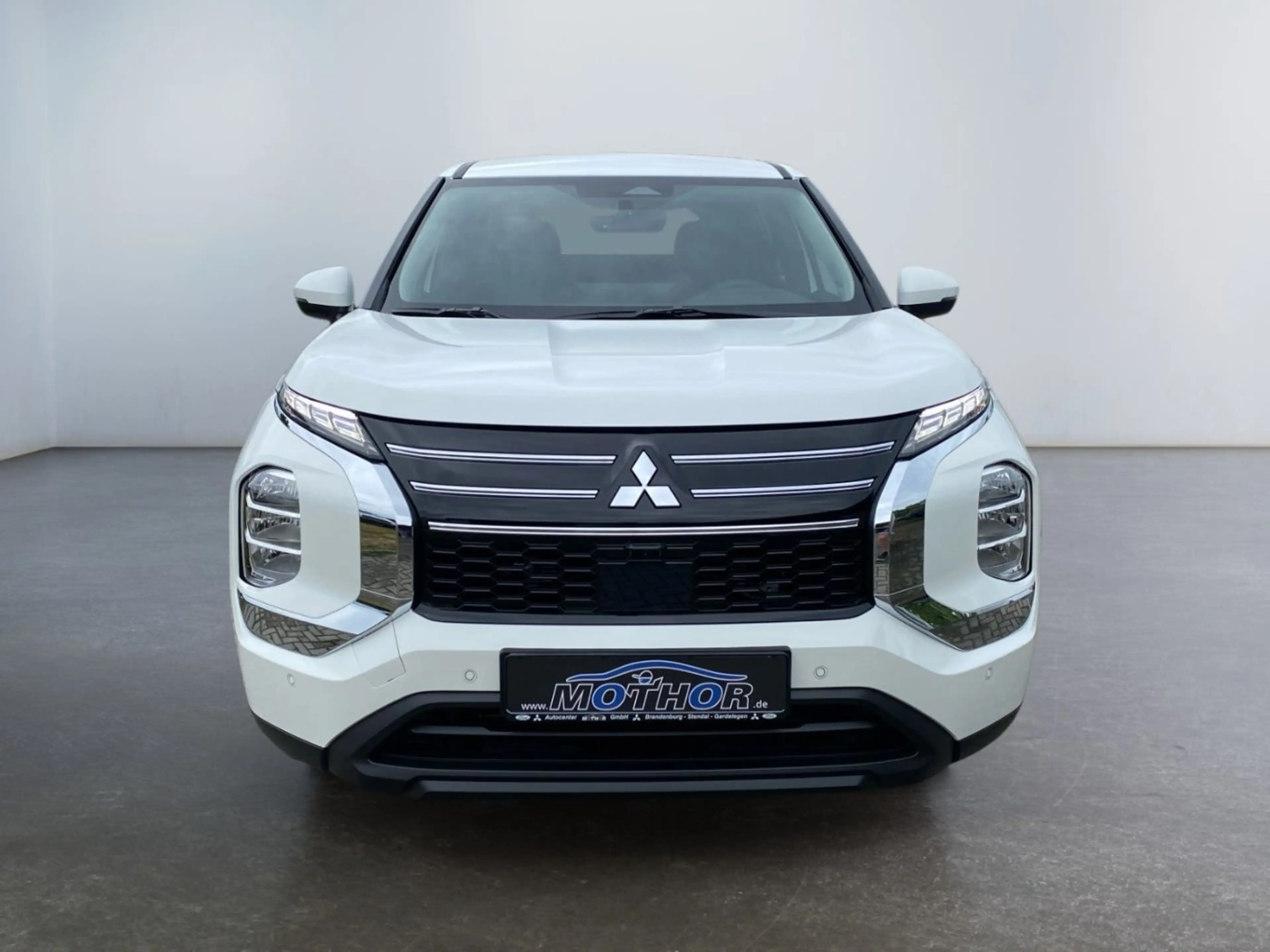 Mitsubishi Outlander Diamant 2.4 PHEV S-AWC ACC+KAM360+LED — photo 7