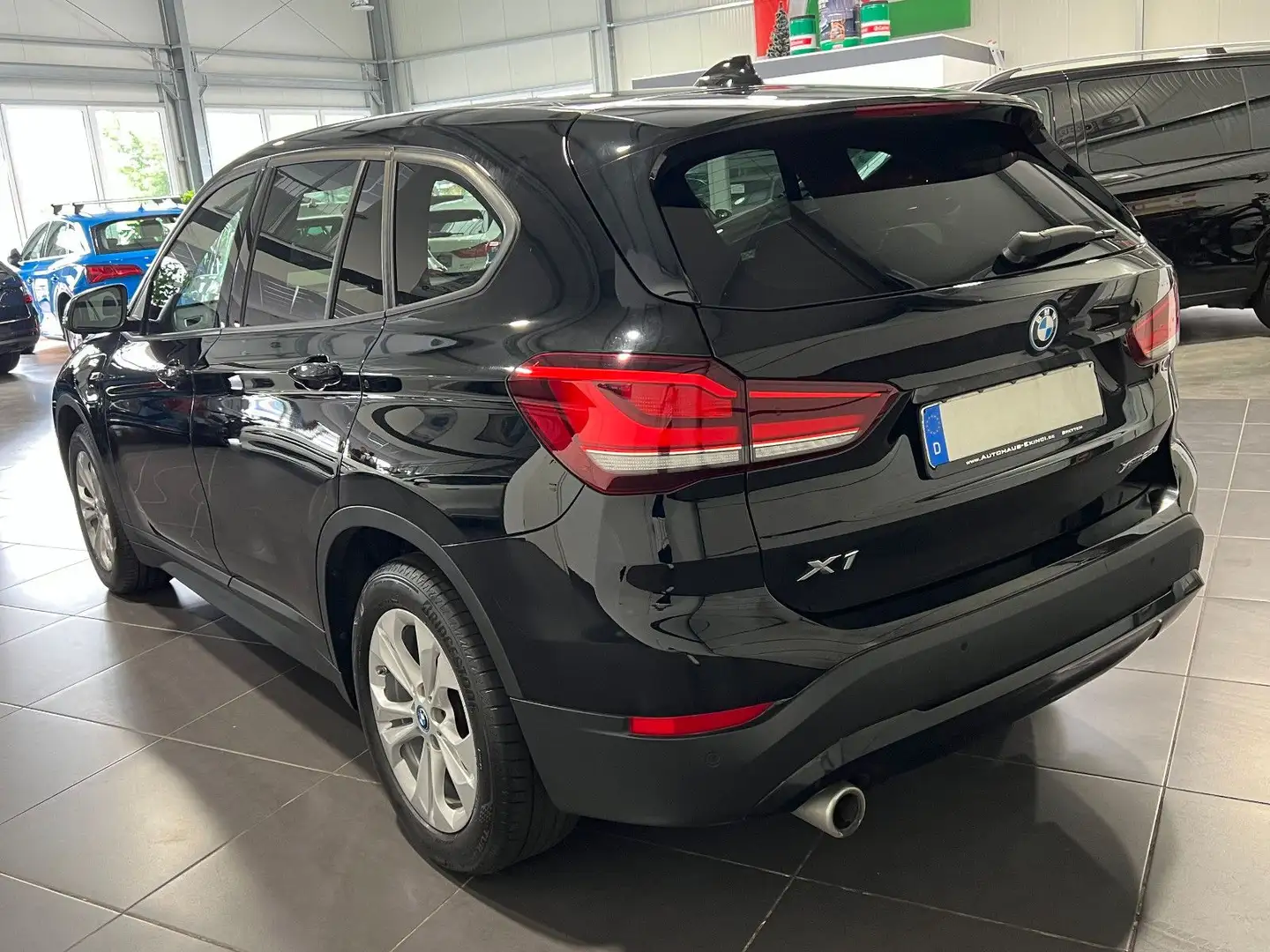 BMW X1 xDrive 25 e Automatik **Navi*LED*SHZ*Temp** Schwarz - 2