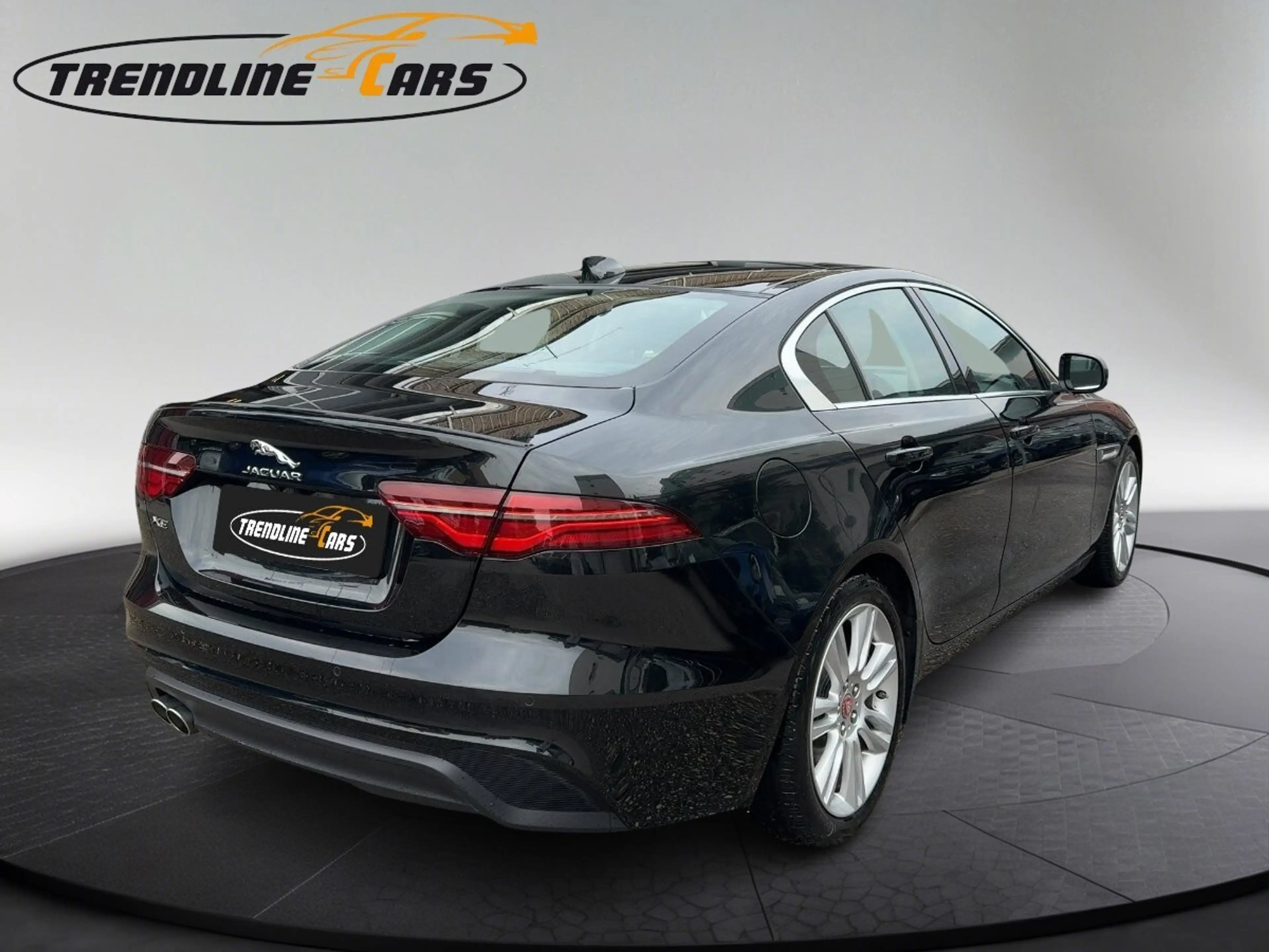 Jaguar XE D200 SE Aut. — photo 3