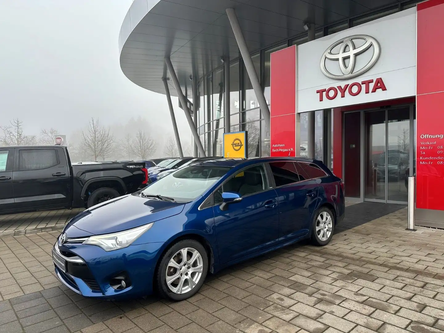 Toyota Avensis Touring Sports Edition-S,NAVI,KAMERA,LED Blau - 2