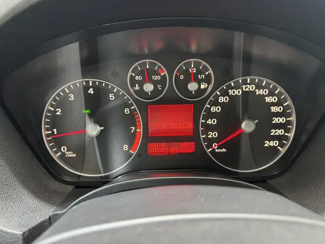 Ford C-Max view 14