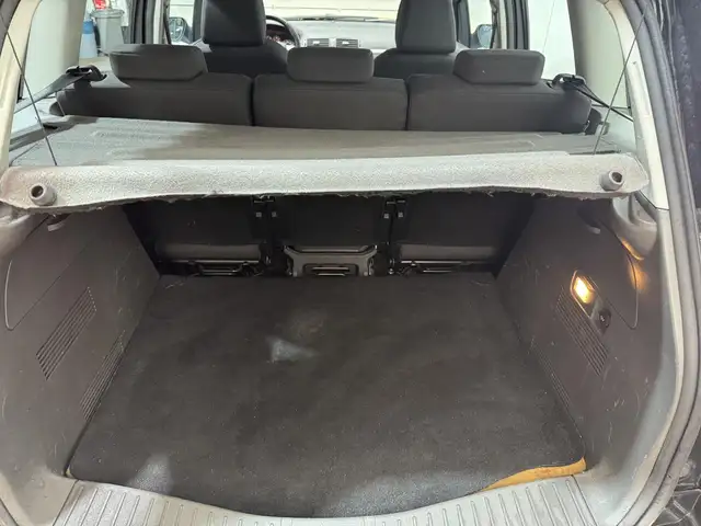 Ford C-Max view 9