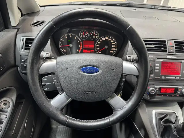 Ford C-Max view 12