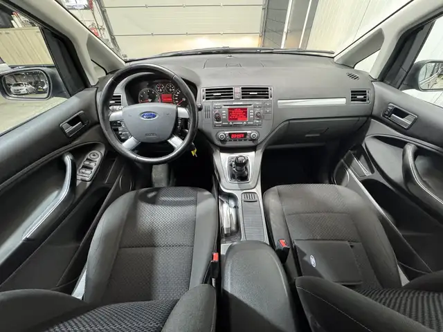 Ford C-Max view 11