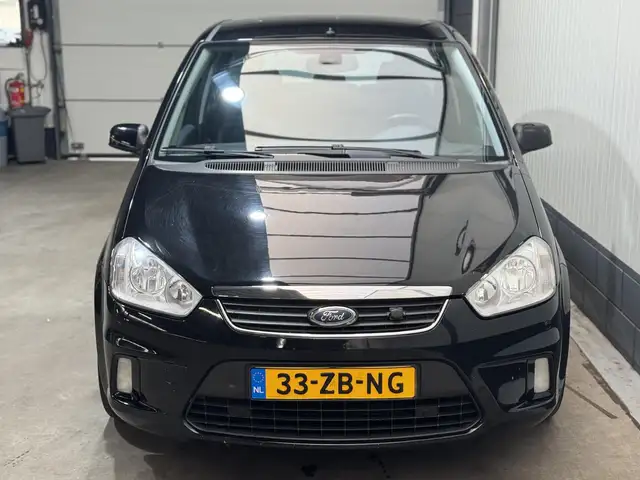 Ford C-Max view 2