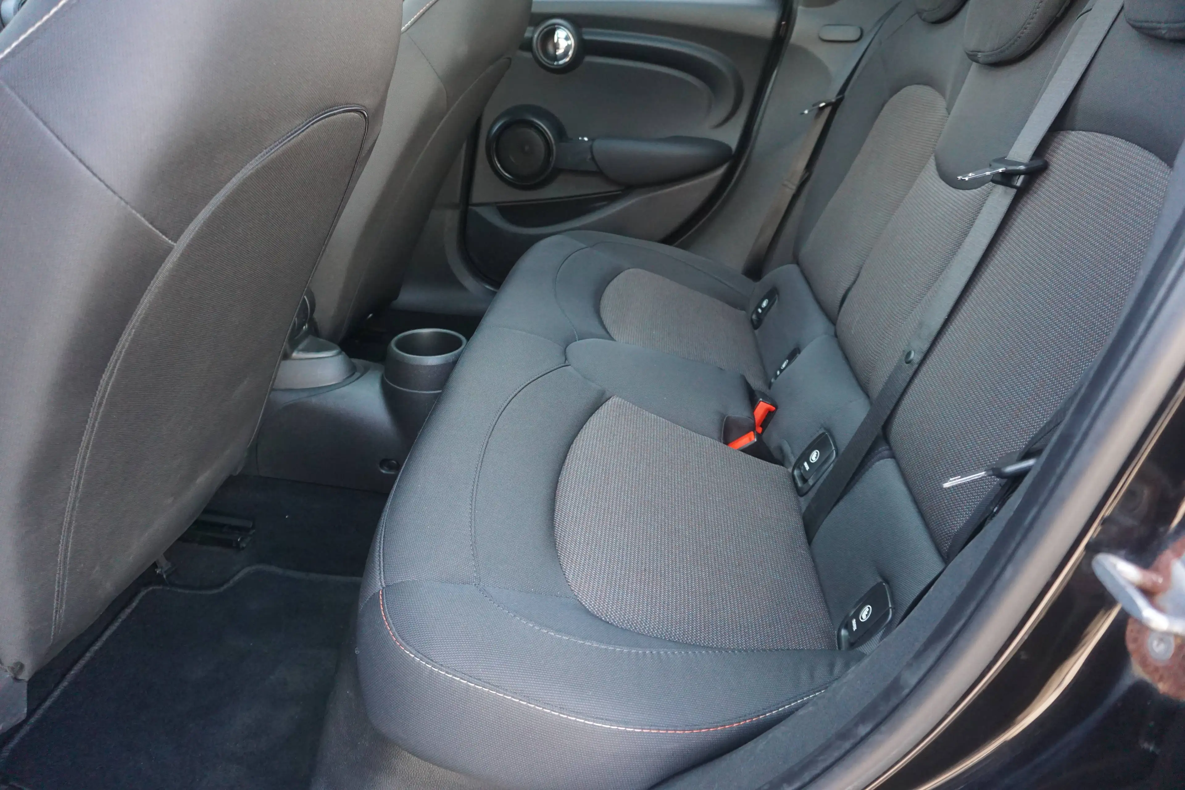 MINI Cooper D Mini 1.5 DA Cooper  Aut-Navi-Pano-Airco-PDC-Garantie — photo 9