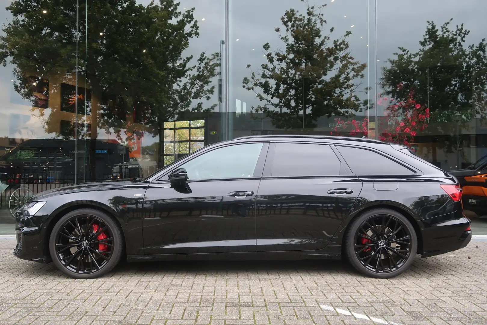 Audi A6 Avant 55 TFSI Quattro S Competition Massage Head U Schwarz - 2