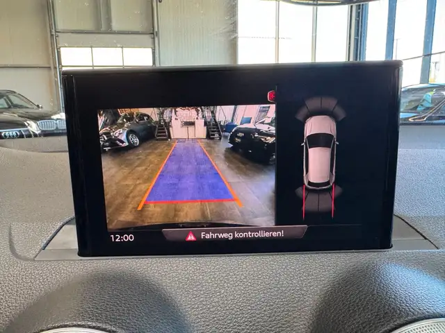 Audi Q2 view 15