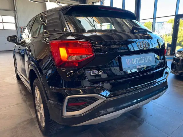 Audi Q2 view 5