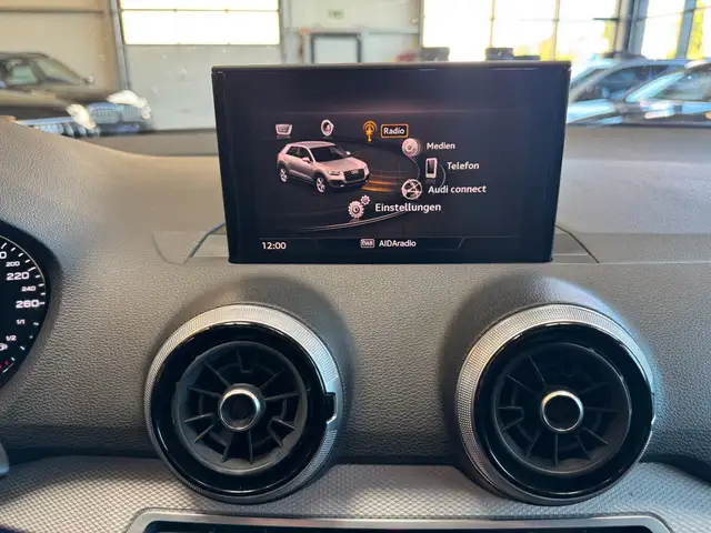 Audi Q2 view 14
