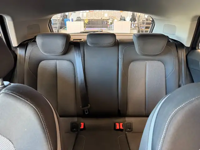 Audi Q2 view 11