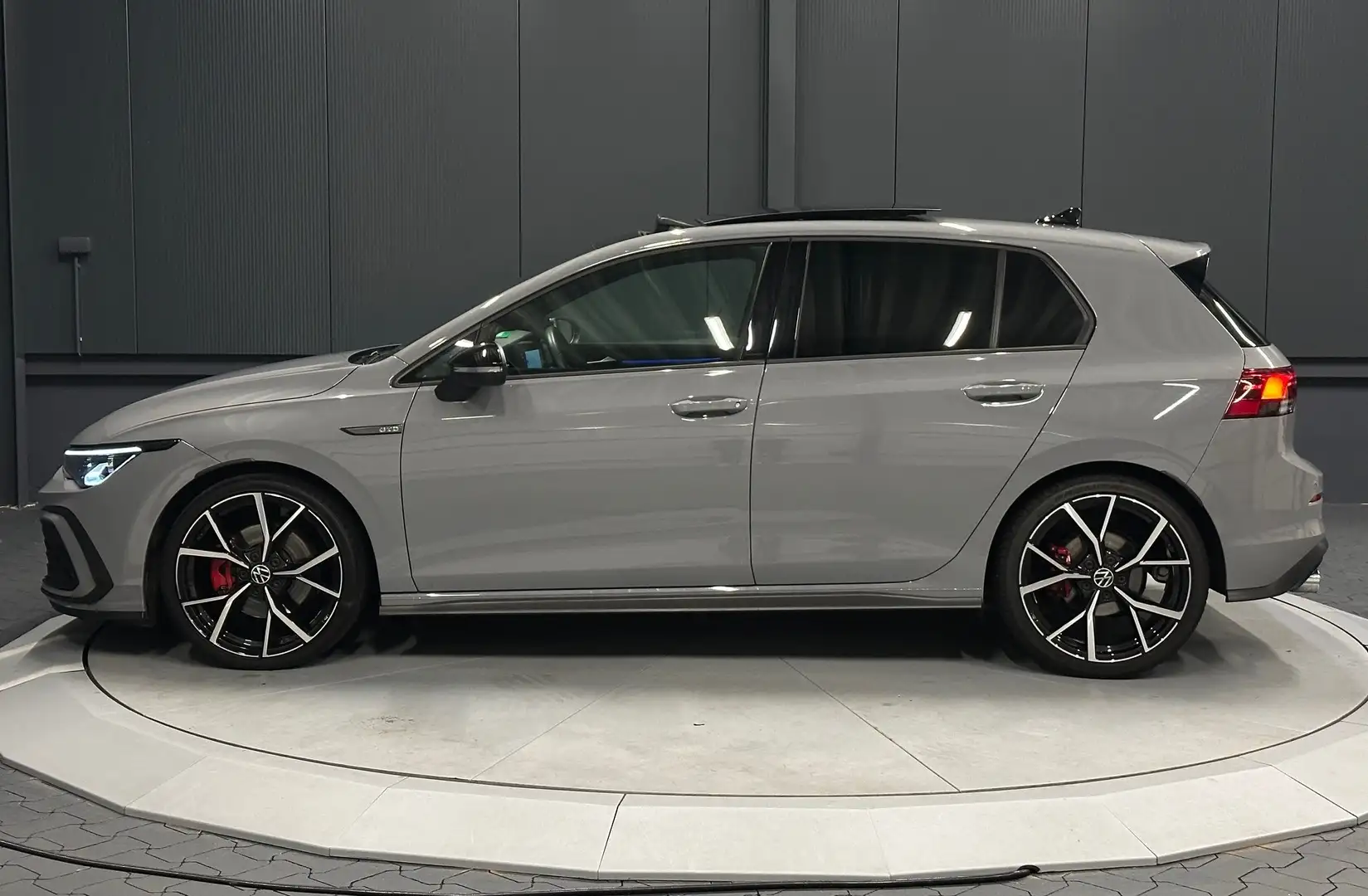 Volkswagen Golf GTD *Black Style*19Zoll*PANORAMA*KAMERA*CarPlay* Grau - 2