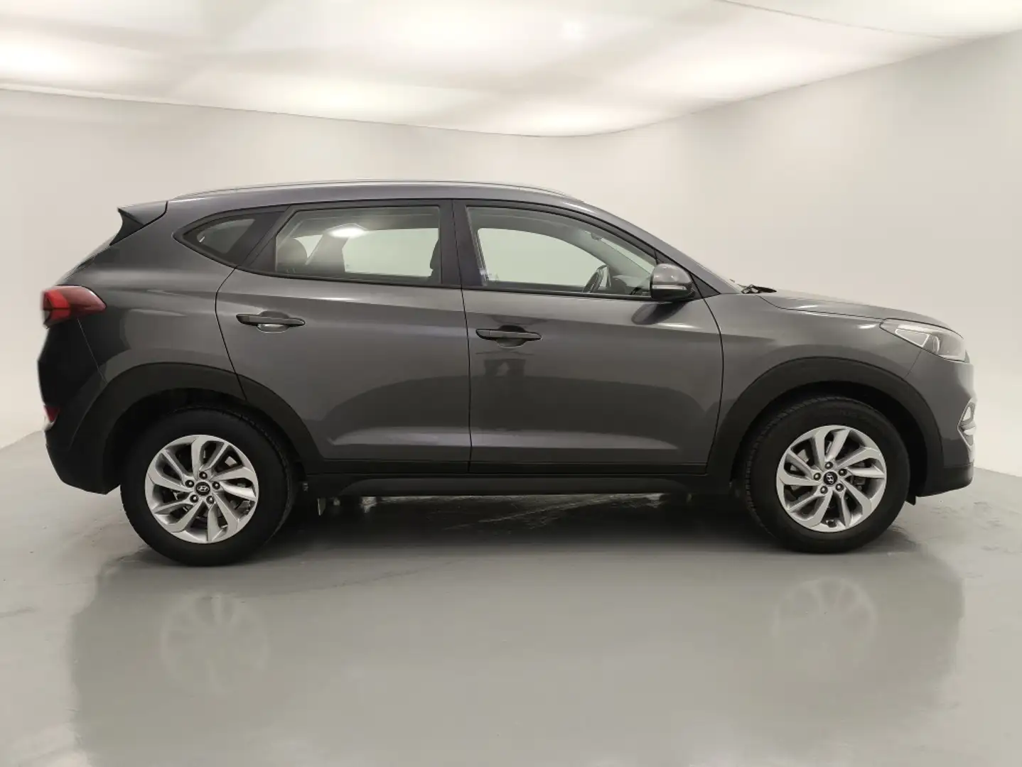 Hyundai TUCSON 1.7CRDI BD Link 4x2 115 Grau - 2