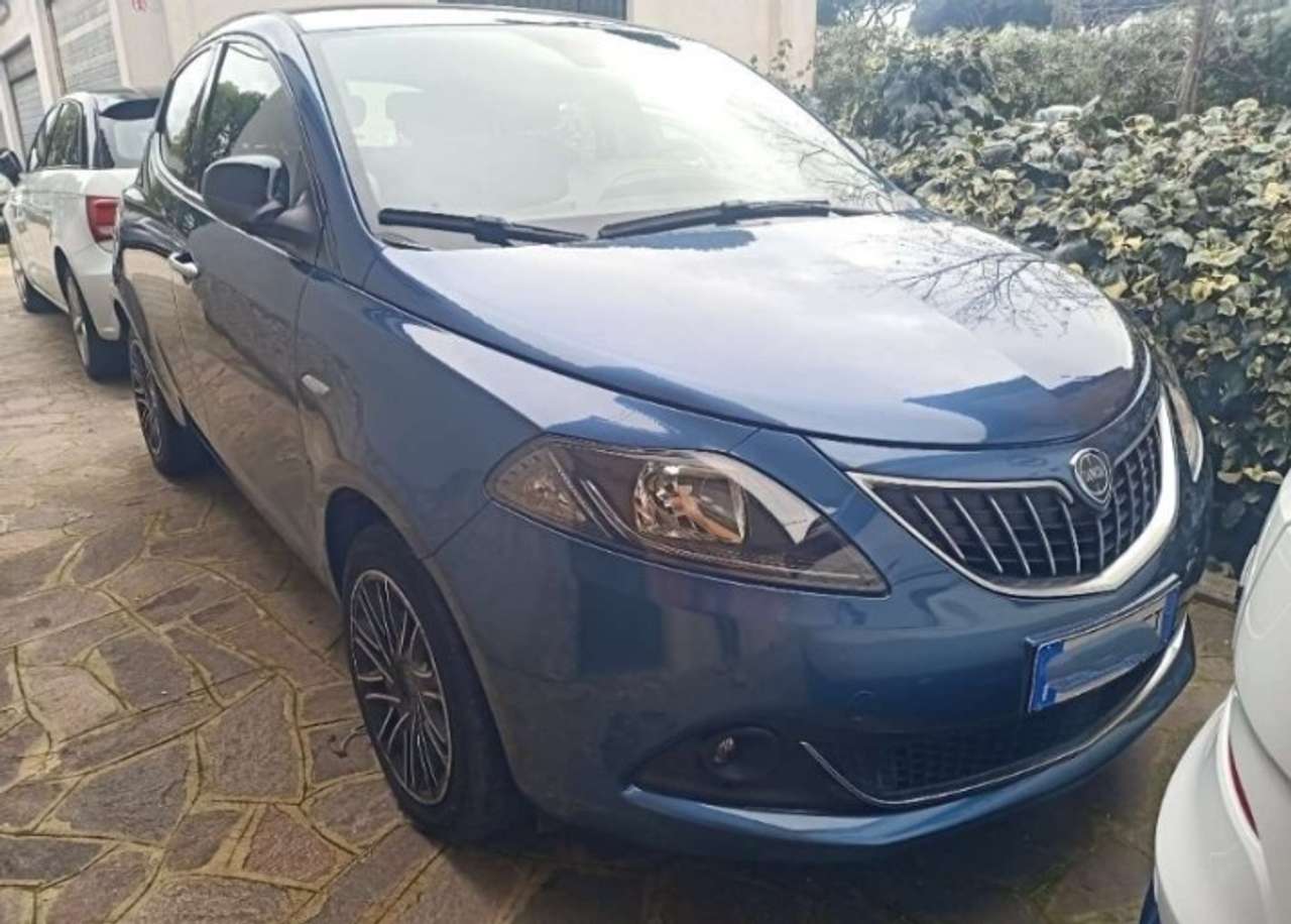 Lancia Ypsilon 1.0 firefly hybrid Gold s&s 70cv 5p.ti