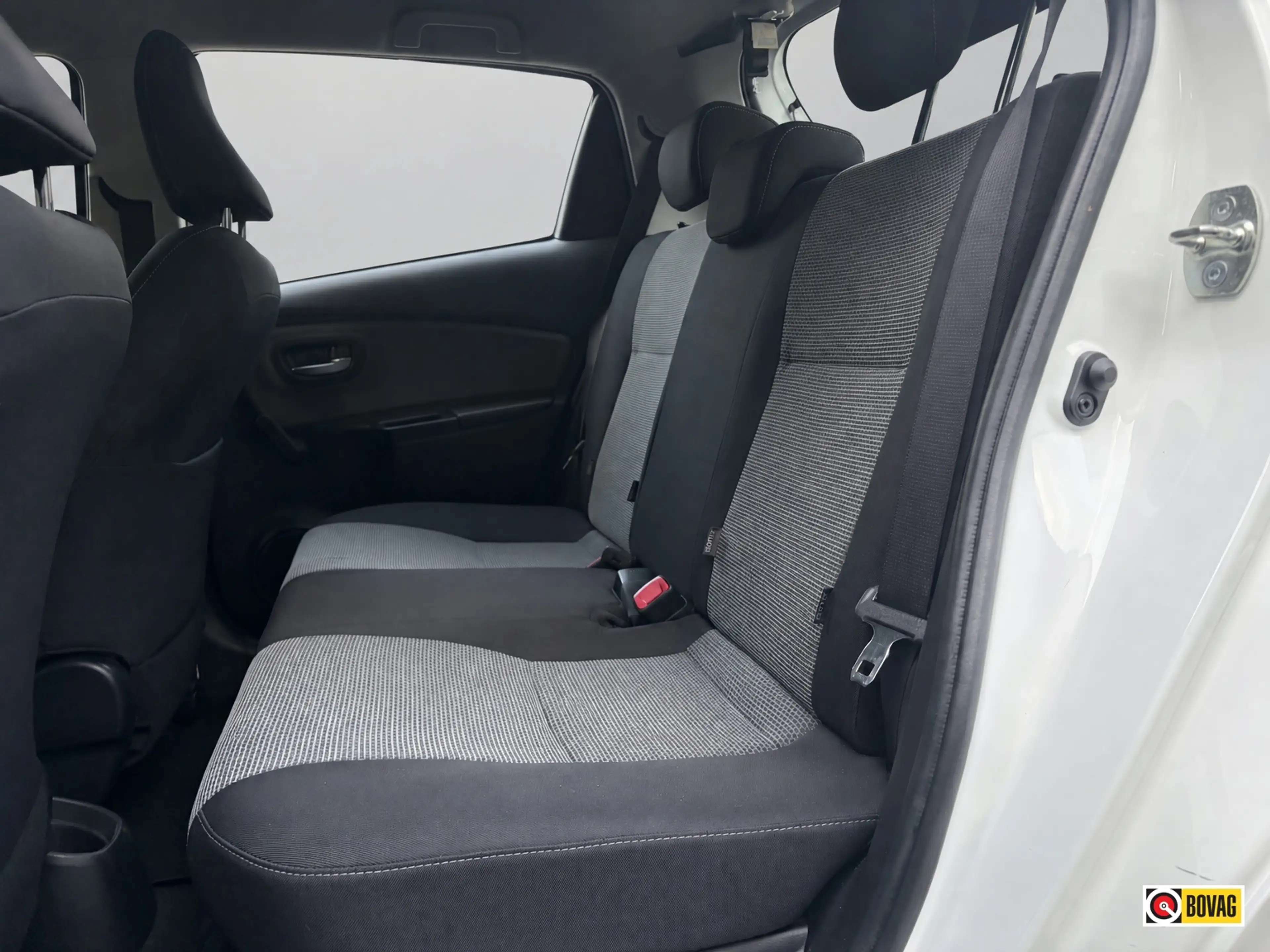 Toyota Yaris 1.5 Hybrid Aspiration AIRCO CAMERA BLUETOOTH CRUIS — photo 11