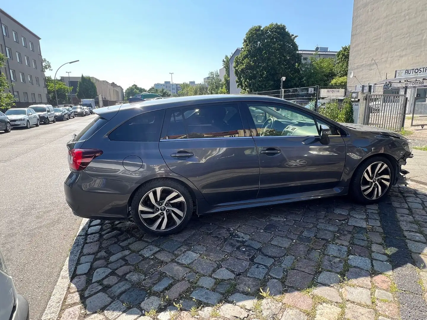 Subaru Levorg 2.0i *Automatik*Unfallschaden Šedá - 2