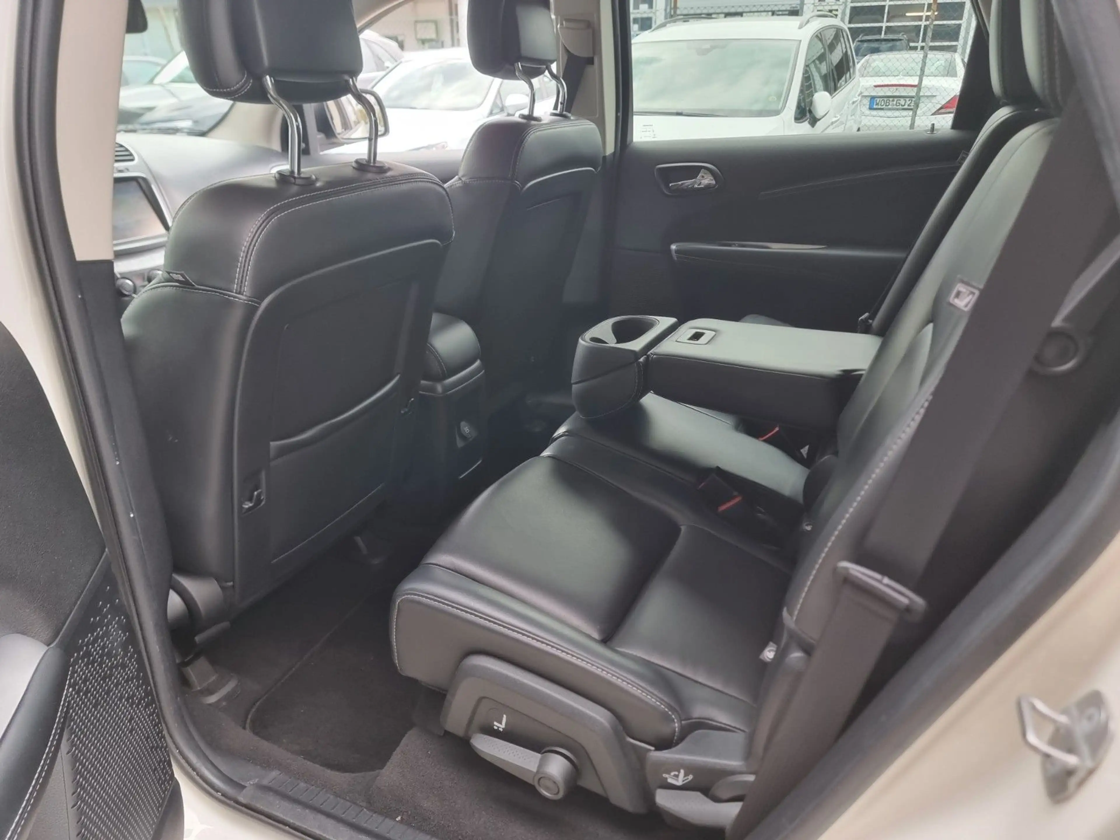 Fiat Freemont Lounge 2.0 Leder/7-Sitze/ Navi /HU Neu/ — photo 13