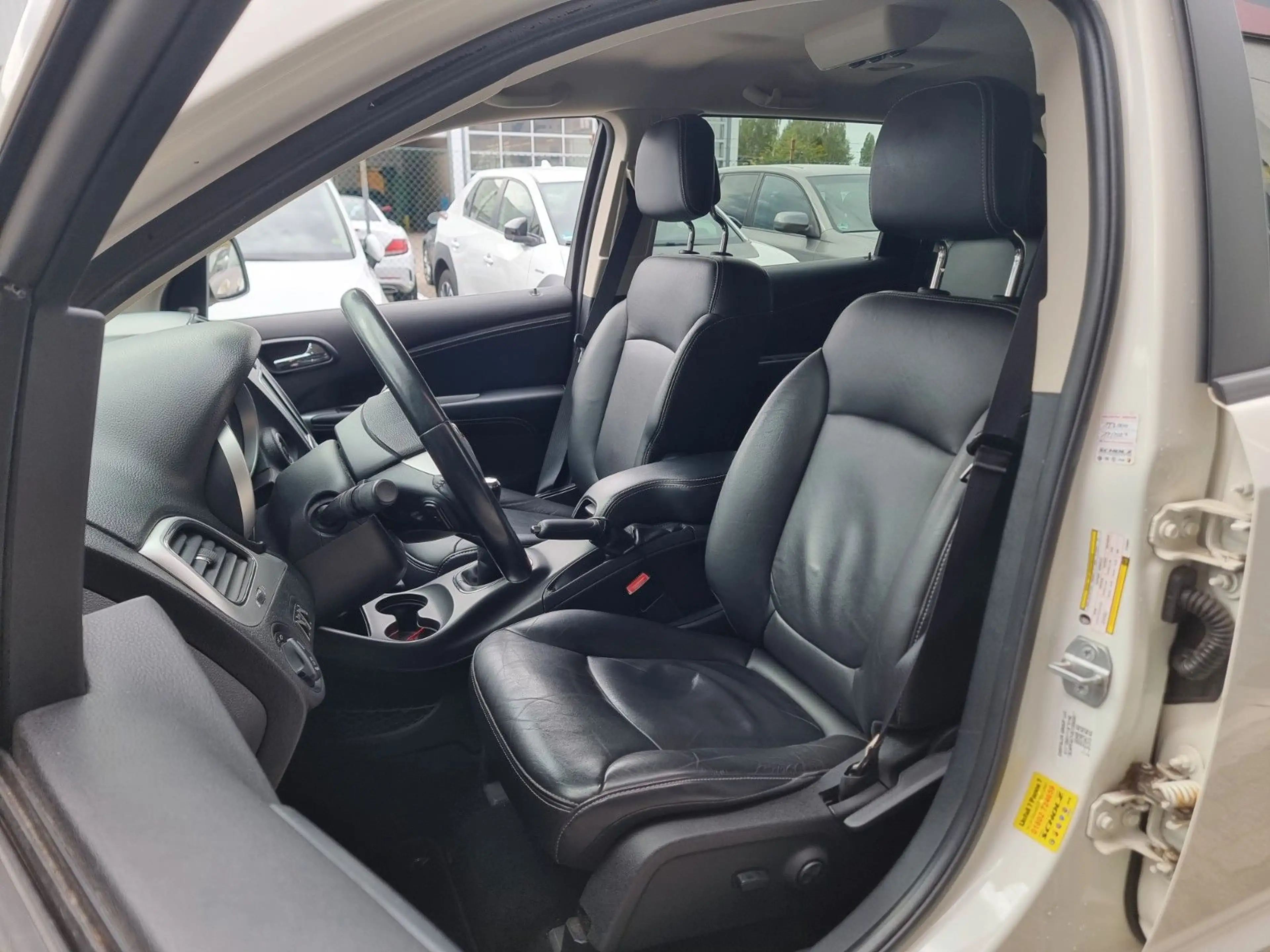 Fiat Freemont Lounge 2.0 Leder/7-Sitze/ Navi /HU Neu/ — photo 8