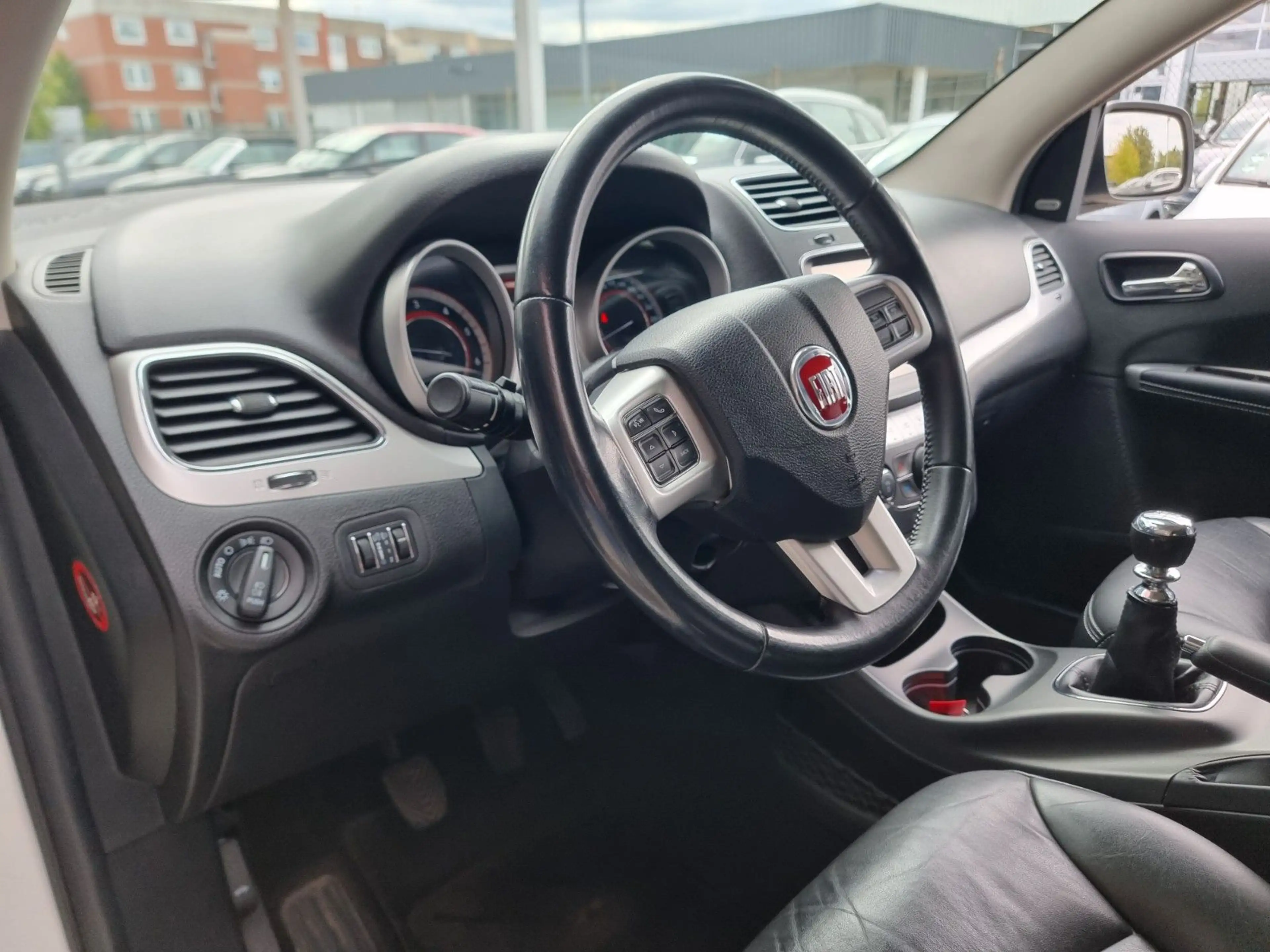 Fiat Freemont Lounge 2.0 Leder/7-Sitze/ Navi /HU Neu/ — photo 9
