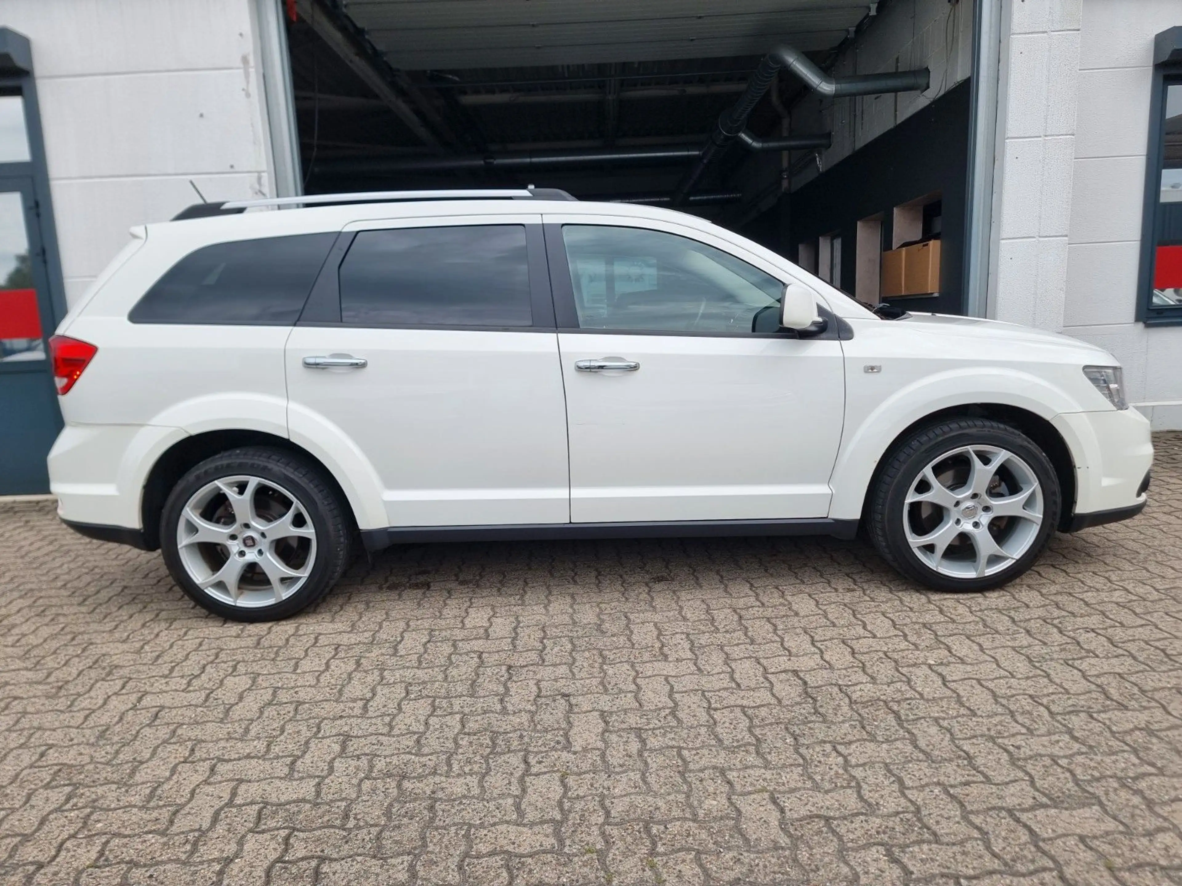 Fiat Freemont Lounge 2.0 Leder/7-Sitze/ Navi /HU Neu/ — photo 2